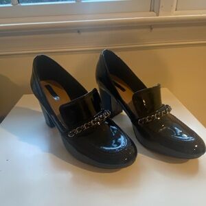 Elegant Black Women's Heels with Chain Detail